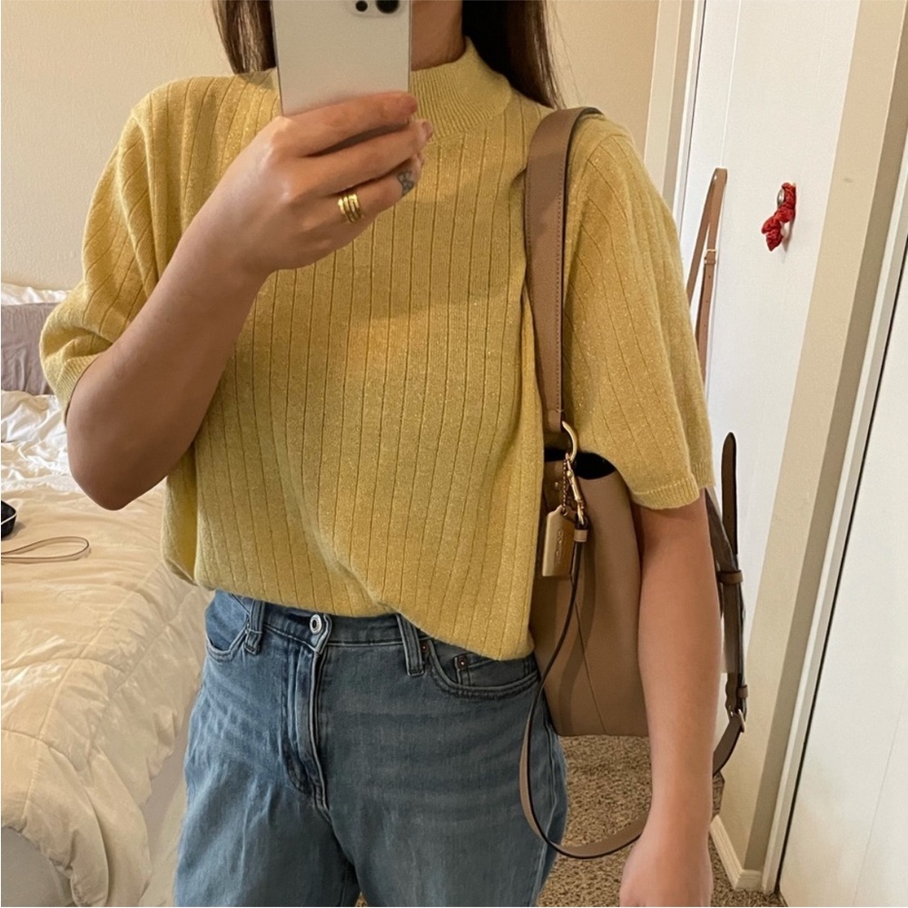 Vintage Gold Short Sleeve Sweater in Golden Pear